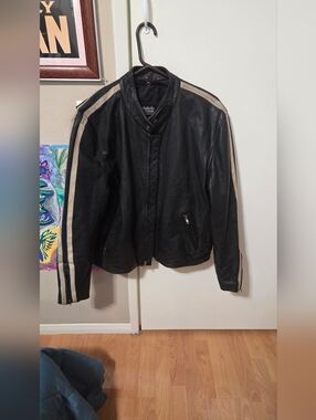 Men's Black XL  Leather Bomber Motorcycle  Jacket with Cream Racing Stripes